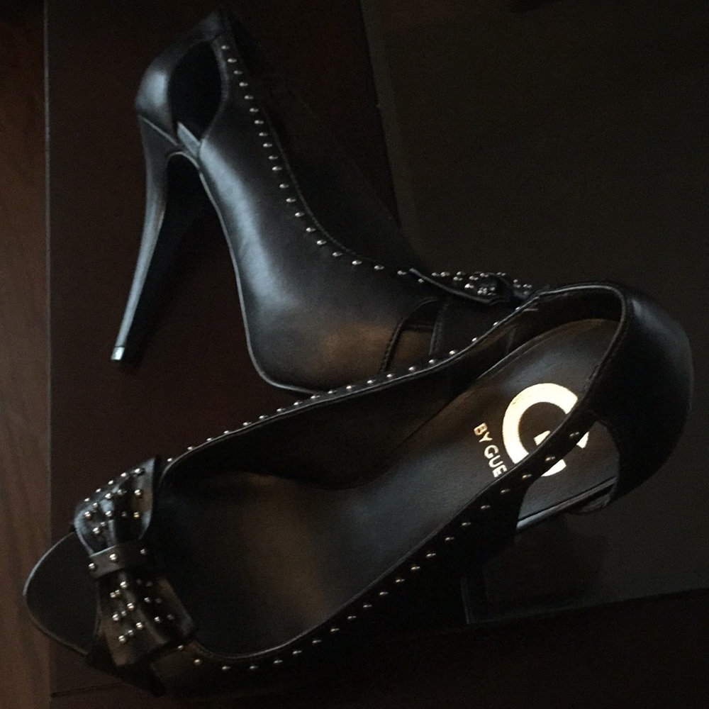 8 1/2 High Heels